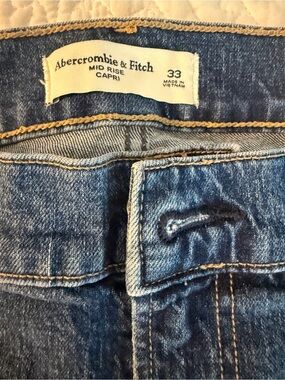 Abercrombie & Fitch Blue Mid-Rise Capri Jeans
